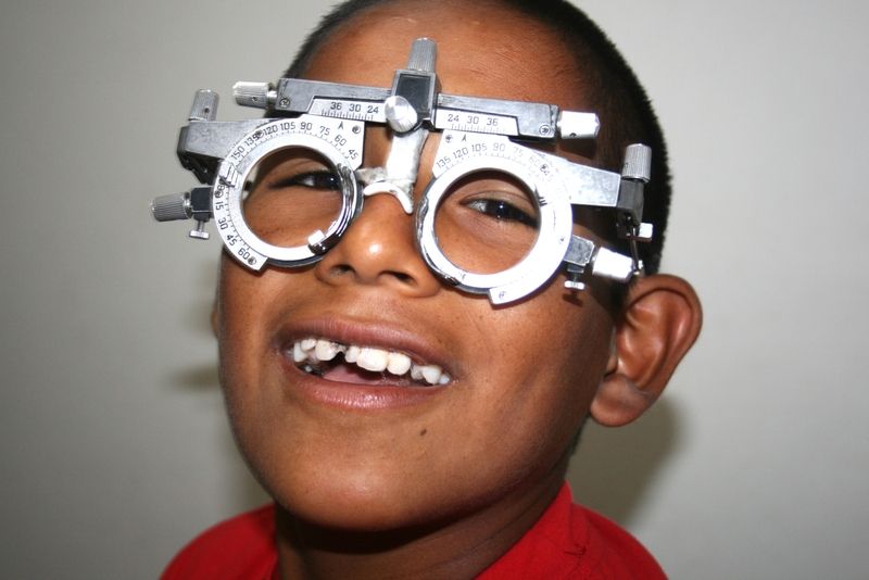 Augenuntersuchungen von Kindern